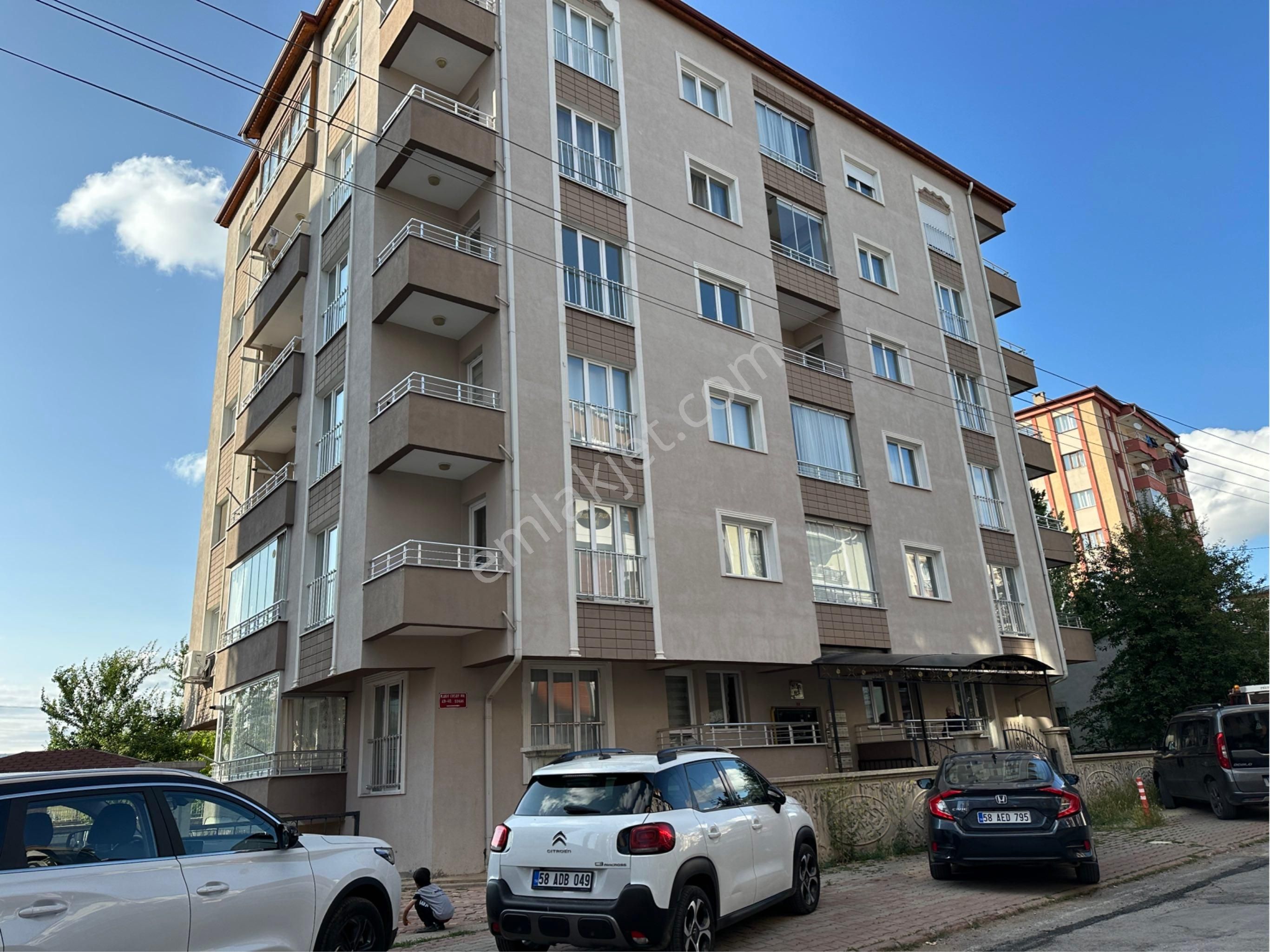 Mehmet Akif Ersoy Mahallesi Güzel Konumda Güney Cephesi