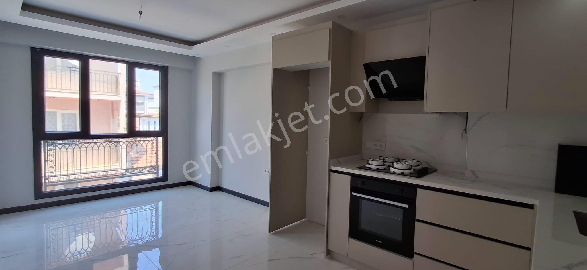 Bal Gayrimenkul-kemalpaşada Cadde Üzeri Muteşem Konum 2+1 Daire - Görsel 2