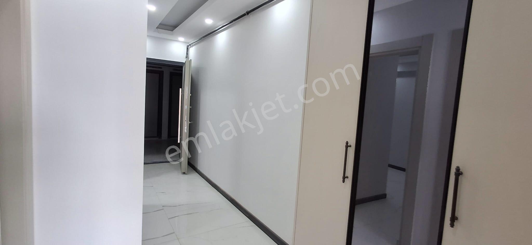 Bal Gayrimenkul-kemalpaşada Cadde Üzeri Muteşem Konum 2+1 Daire - Görsel 32