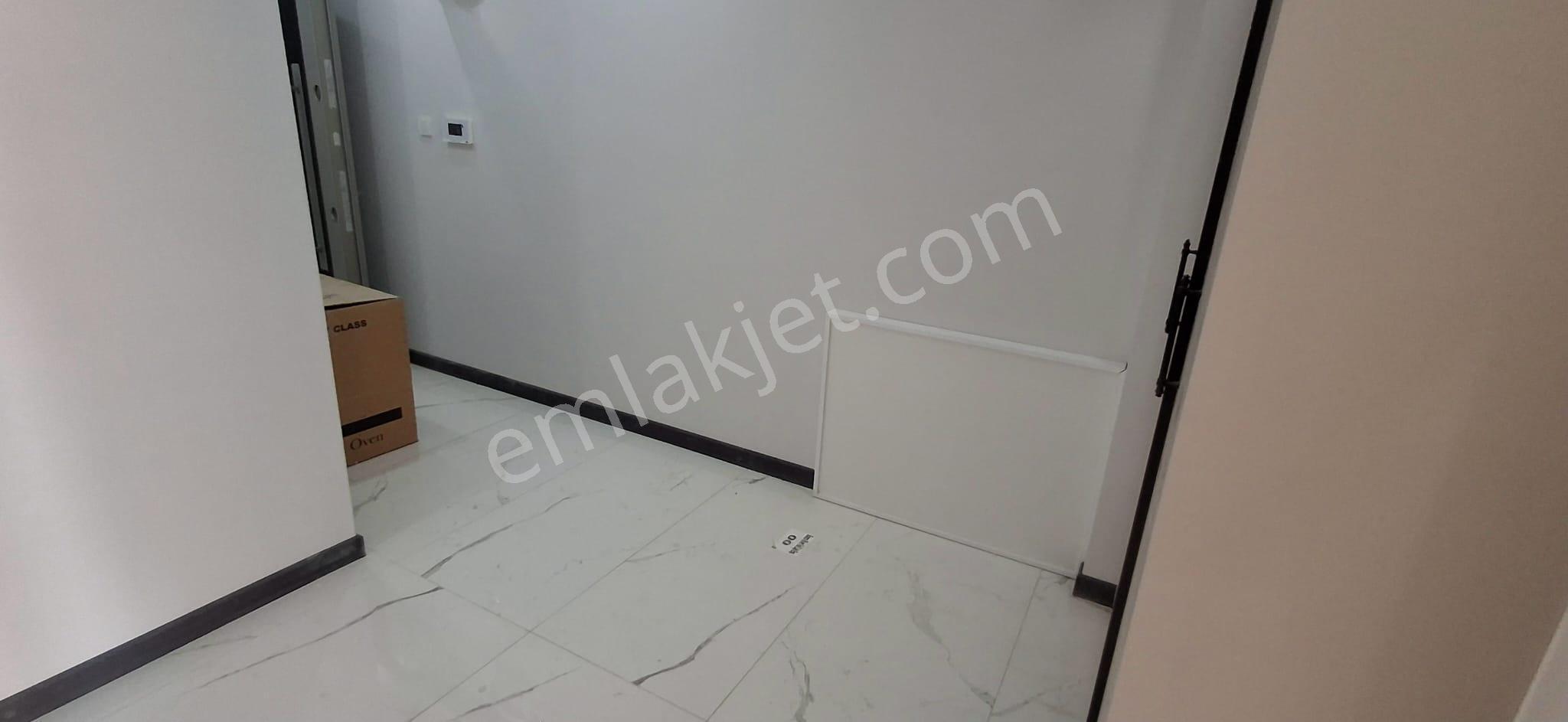 Bal Gayrimenkul-kemalpaşada Cadde Üzeri Muteşem Konum 2+1 Daire - Görsel 4