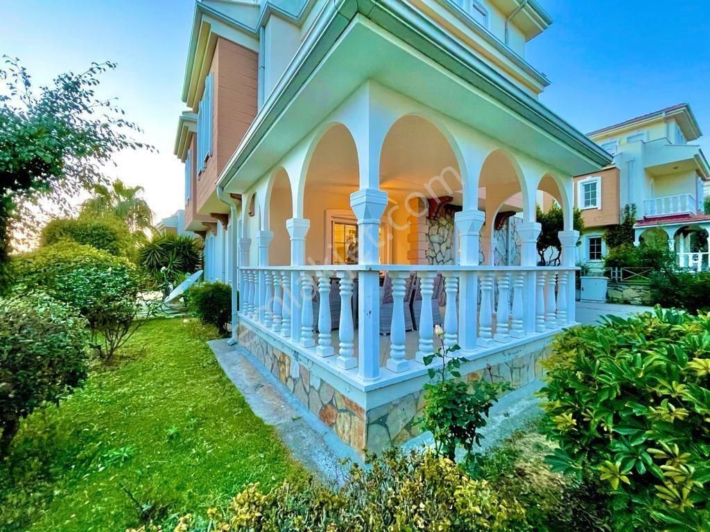 İncekum’da Doğa İle İç İçe, Site İçinde Manzaralı 3+1 Eşyalı Villa - Görsel 4