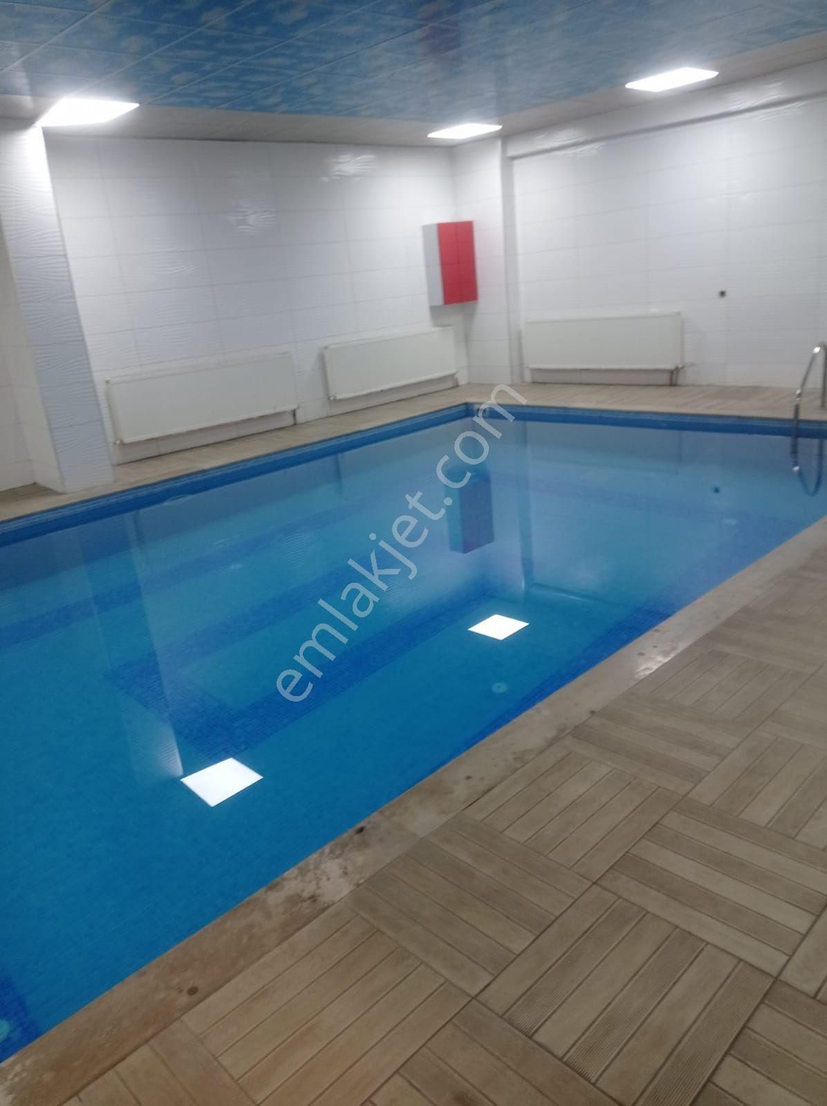 Final Emlak'tan Orta Mah. Havuzlu Rezidans Eşyalı Kiralık 1+1
