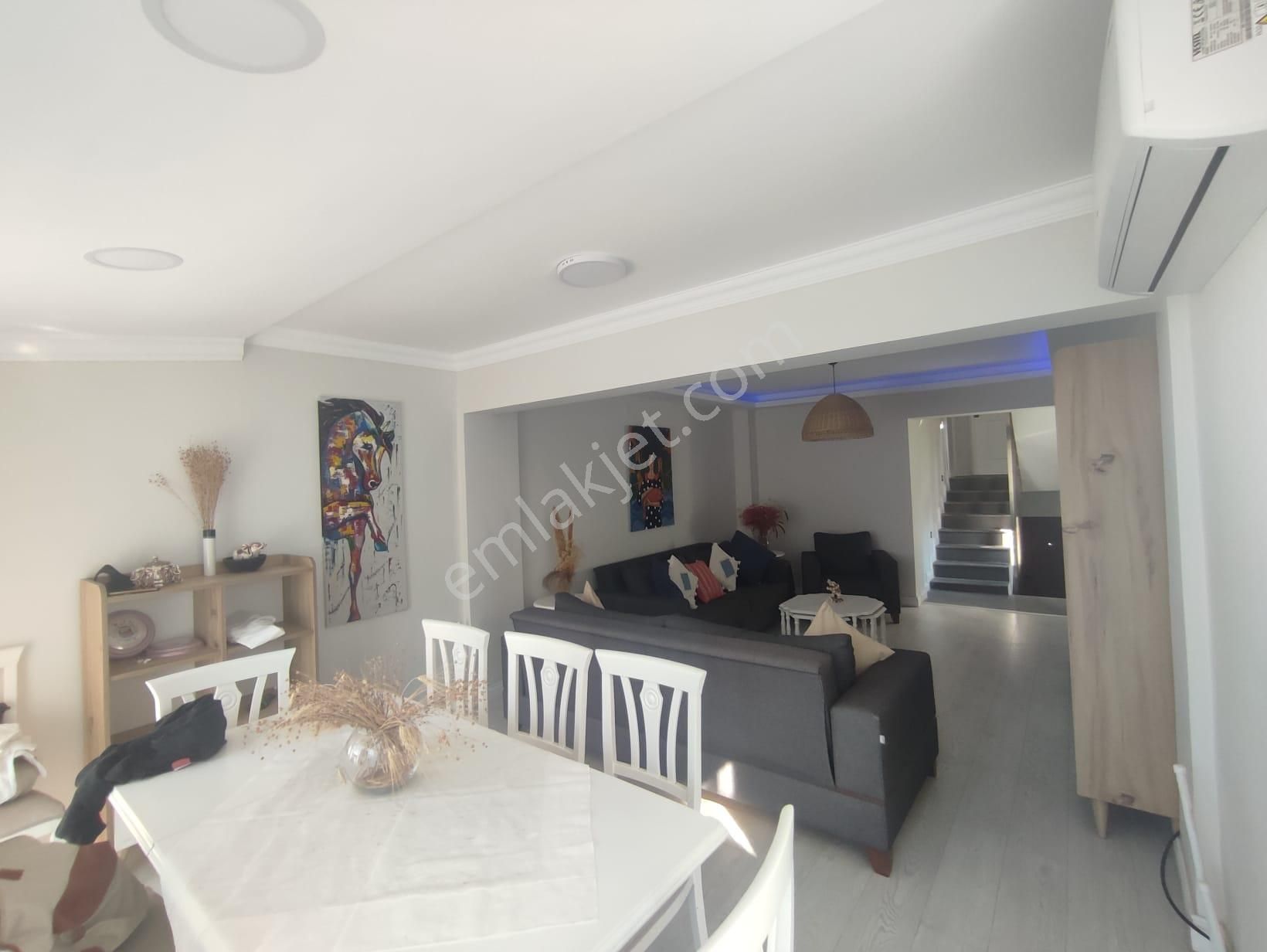 Satılık Aydın Kuşadası Kadınlar Denizi Mah.mükemmel Lakosyona Sahip 4+1 Villa