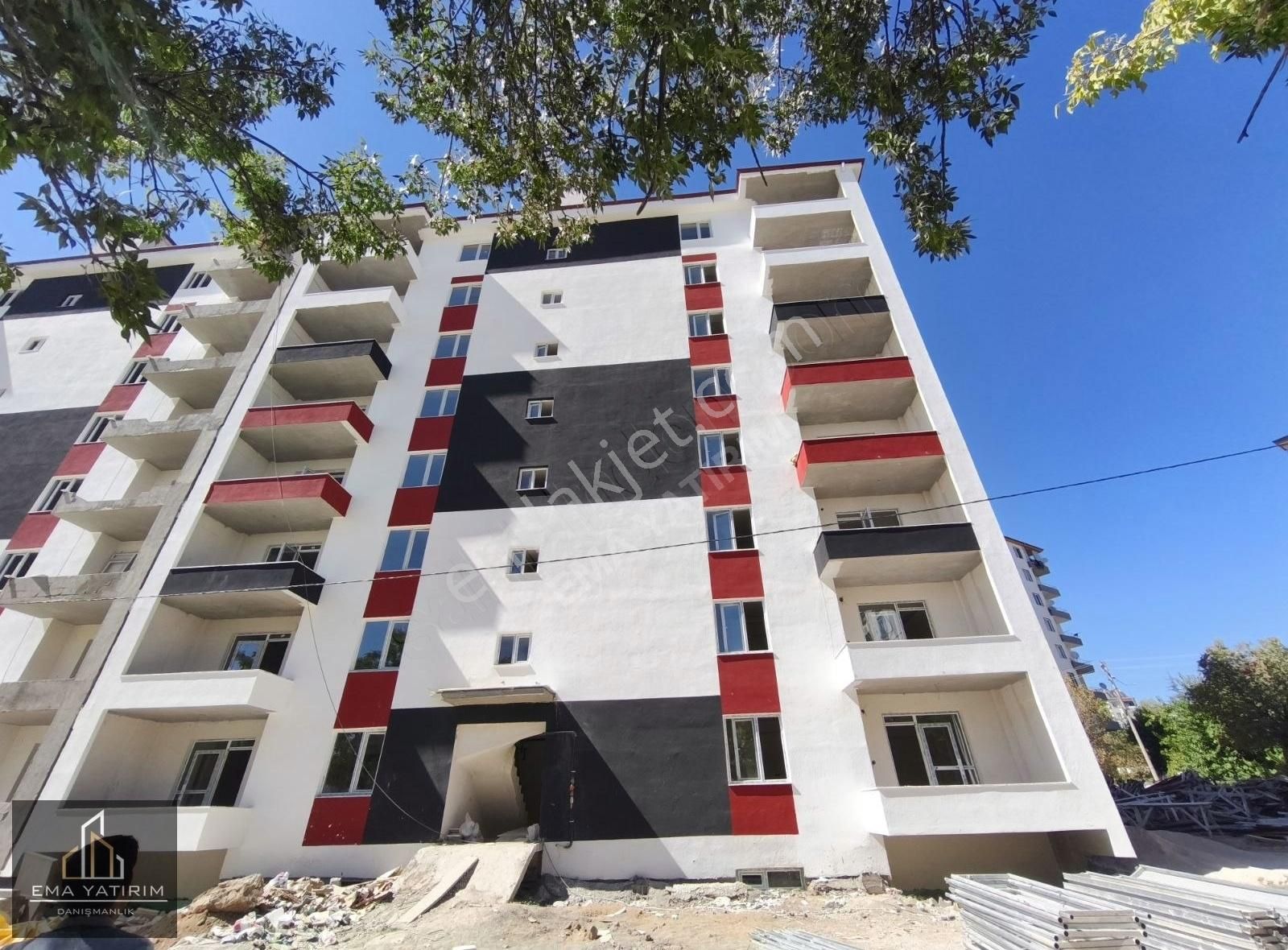 [ema] Kırklar Mah.merkezi Konumda Satılık 3+1 Arakat Daire