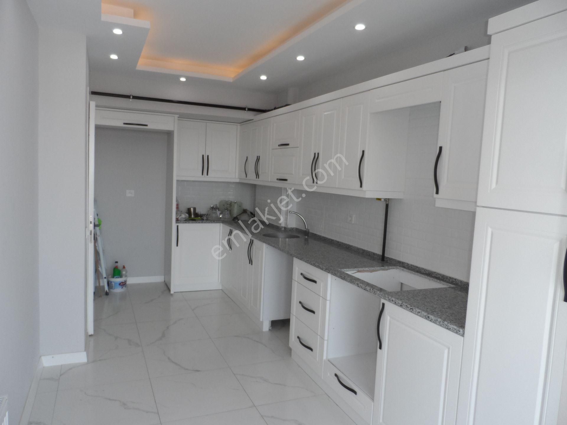 Nazilli Ege Emlak Ofisinden Yeşil Mah. Doğalgaz Kombili, Yerden Isıtmalı, Asansörlü, Kiralık Daire