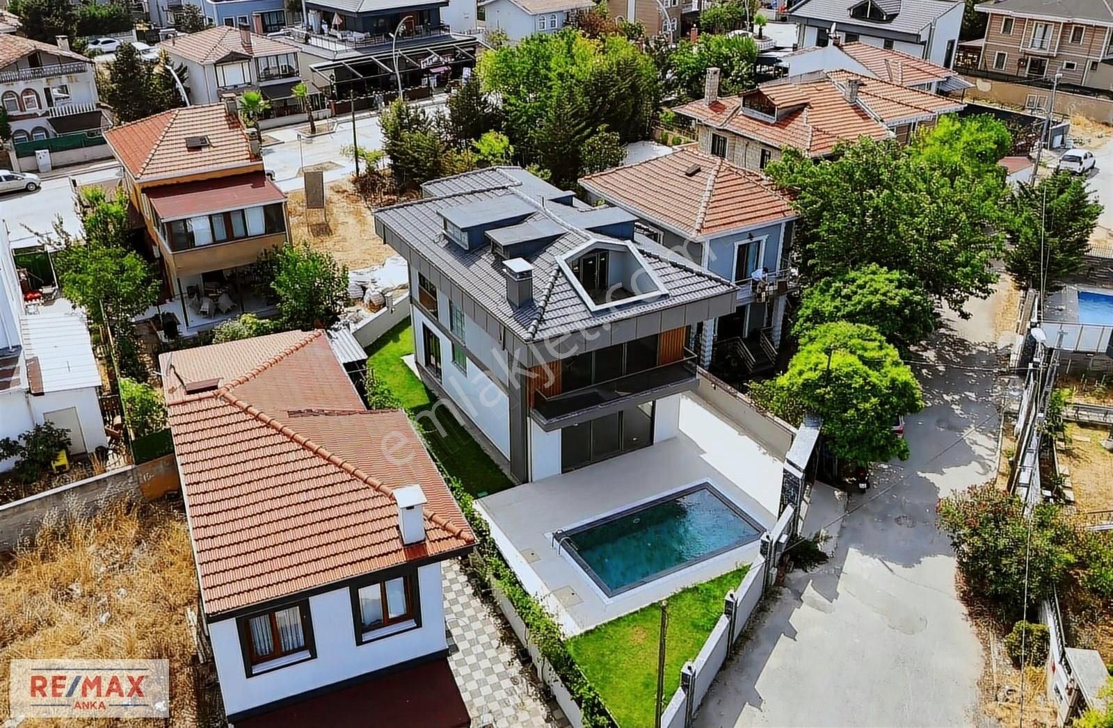 Remax Anka'dan Satılık 330 M2 Arsa İçerisinde Müstakil Villa - Görsel 2