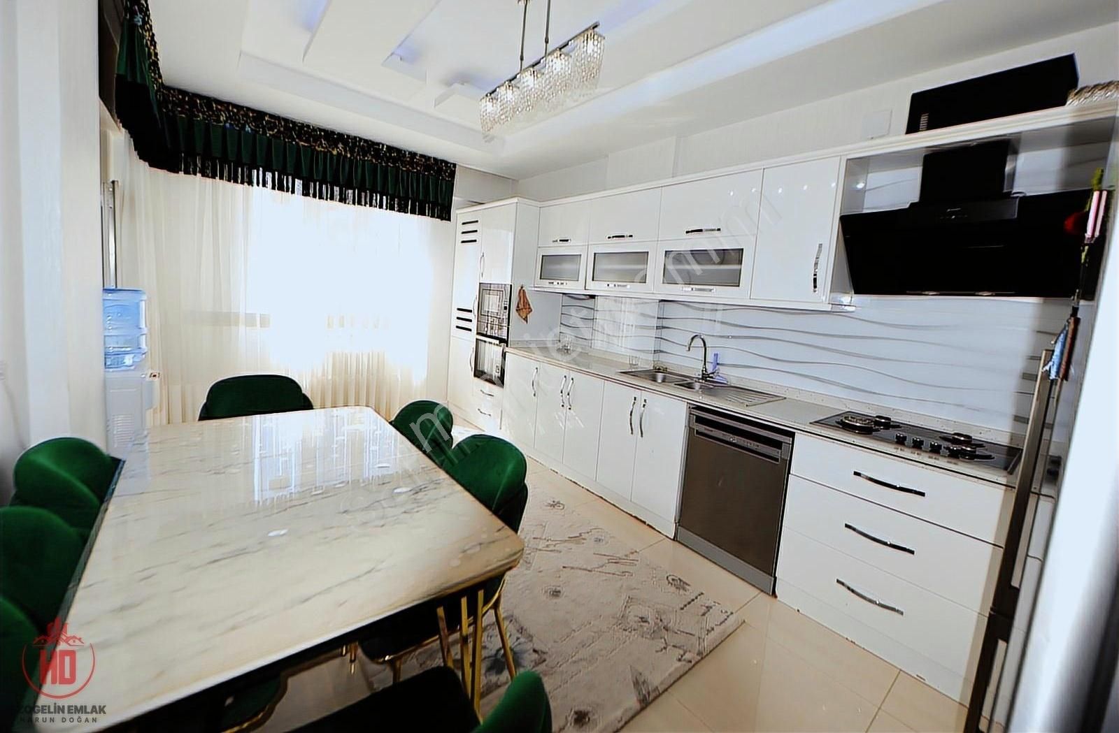 Ezogelin'den Karataş'da Cadde Üzeri Bakımlı Ara Kat 3+1 Daire!