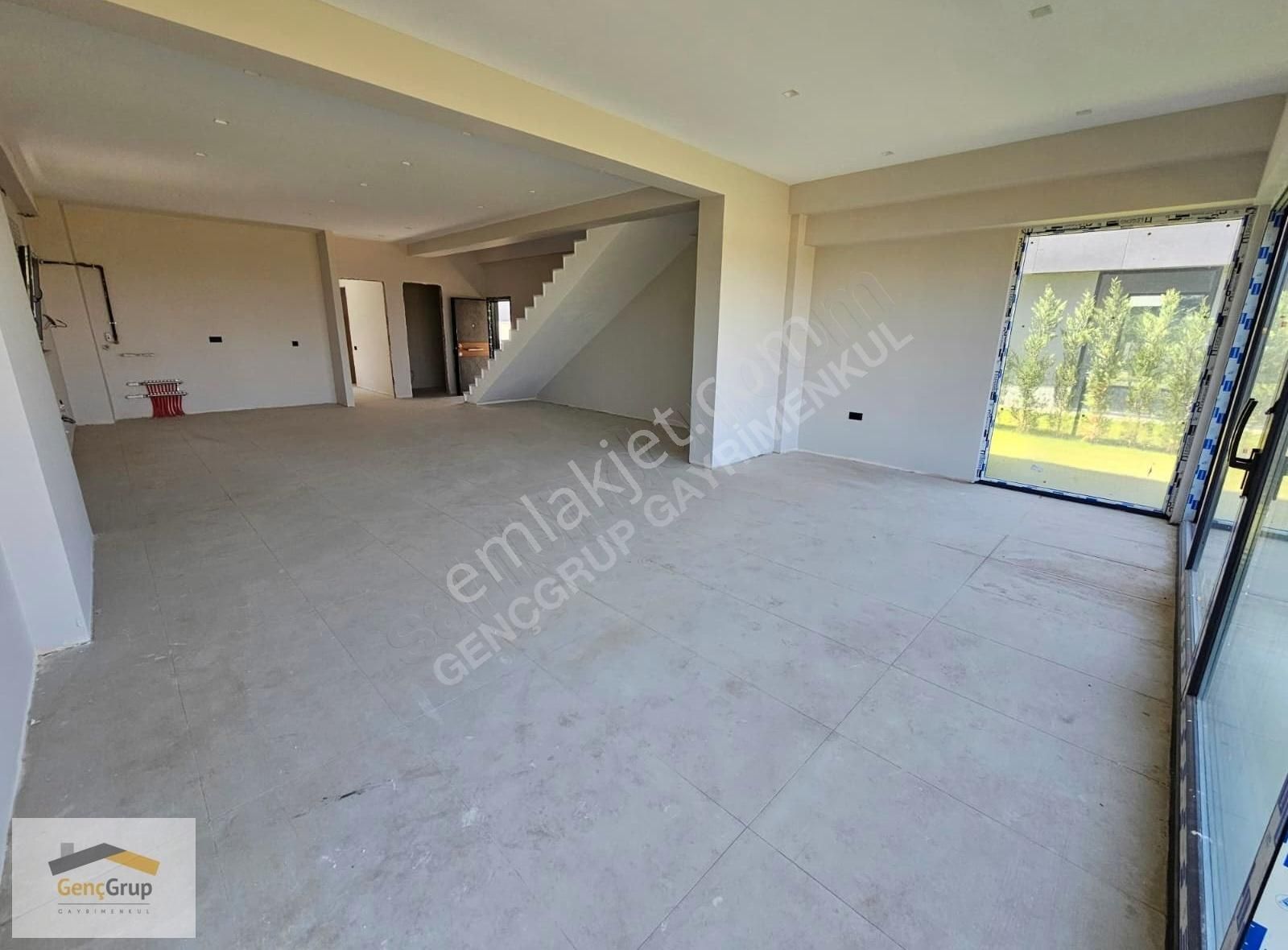 *genç Grup* Karabayır'da Müstakil Bahçeli Önü Açık 4+1 Lüx Villa