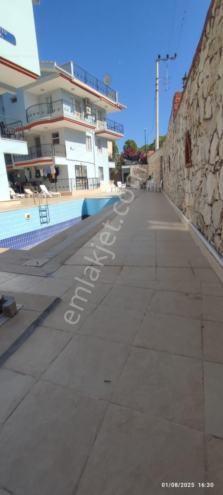 ⚡️acil Satılık Plaja 300 Mt. 3+1 Triplex Havuzlu⚡️