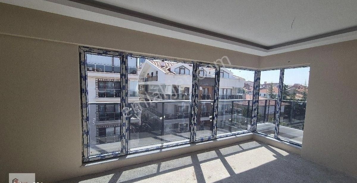 Sıfır Katta Güney Ve Ön Cephe Başkent Emlaktan Satılık Daire
