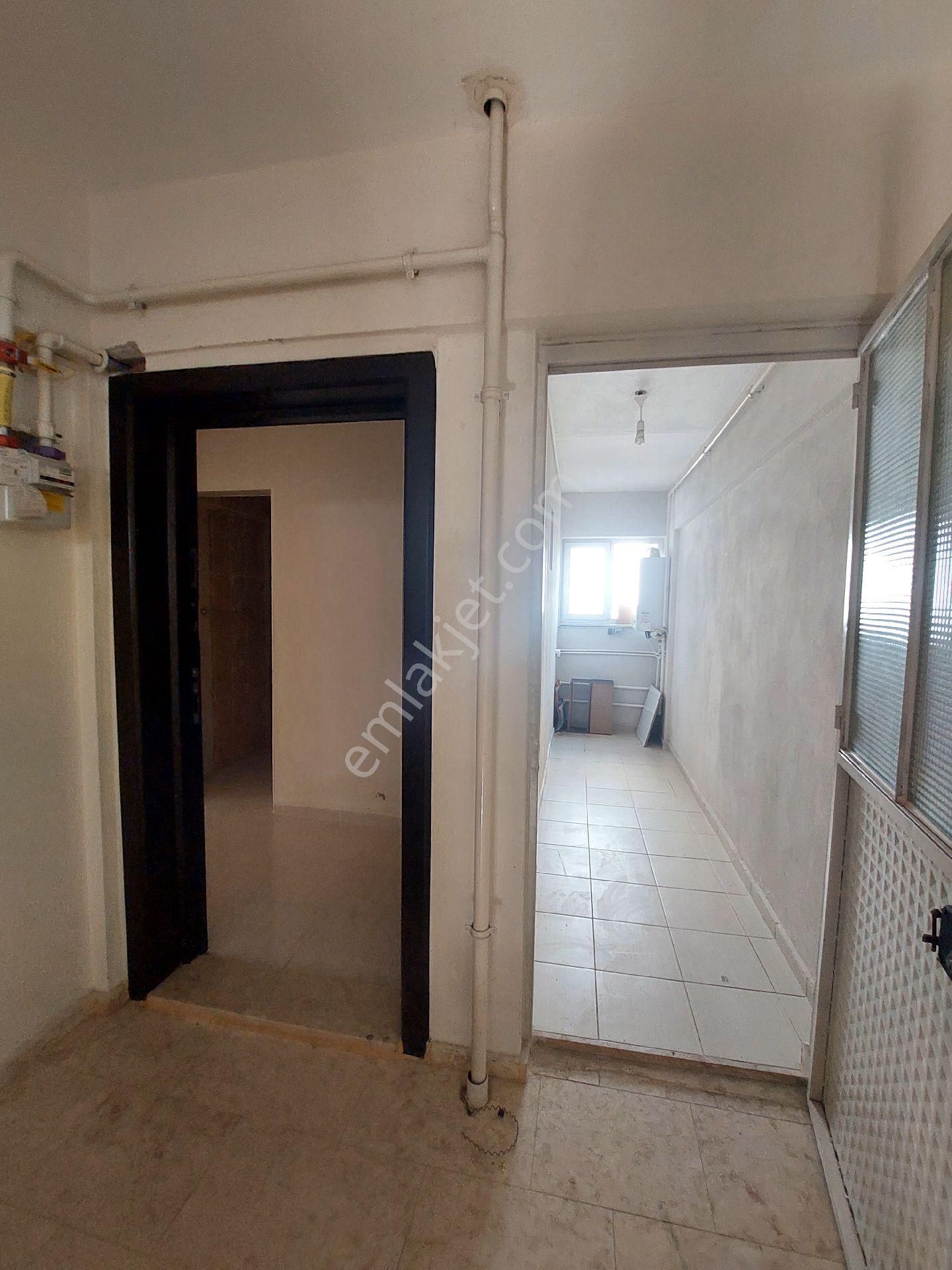 Konut Emlaktan Ara Kat Dogalgazlı 3+1 - Görsel 22