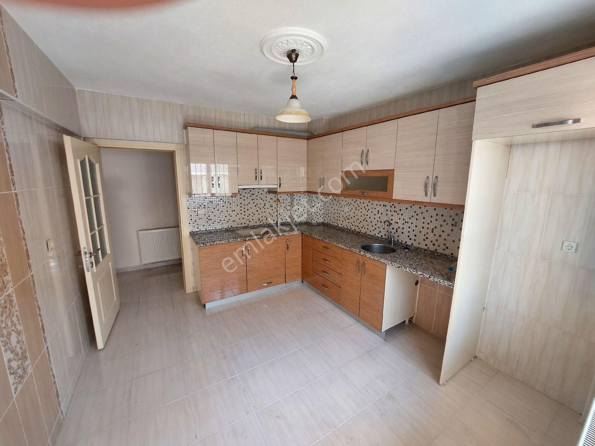 Konut Emlaktan Ara Kat Dogalgazlı 3+1 - Görsel 11