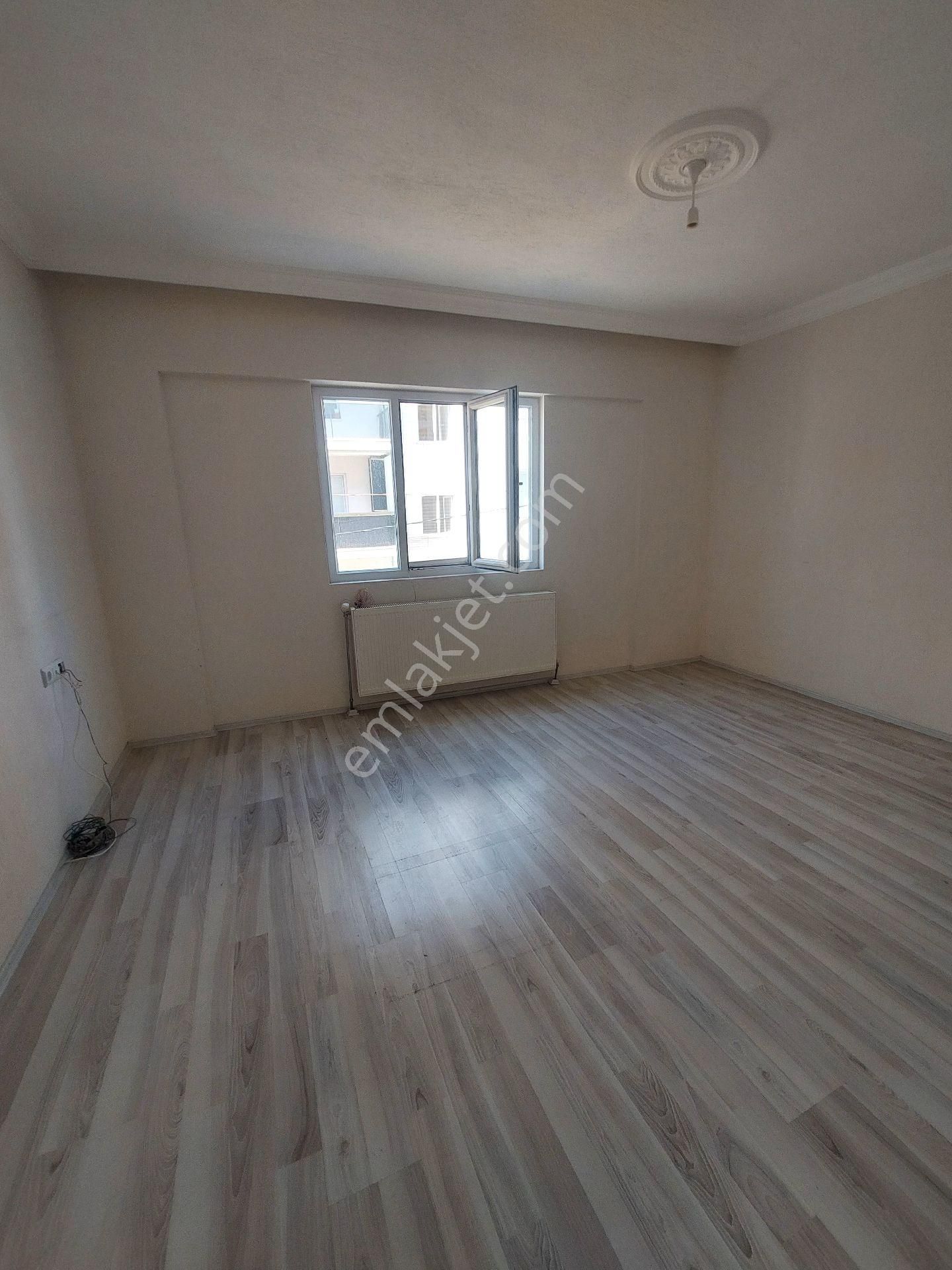 Konut Emlaktan Ara Kat Dogalgazlı 3+1 - Görsel 13