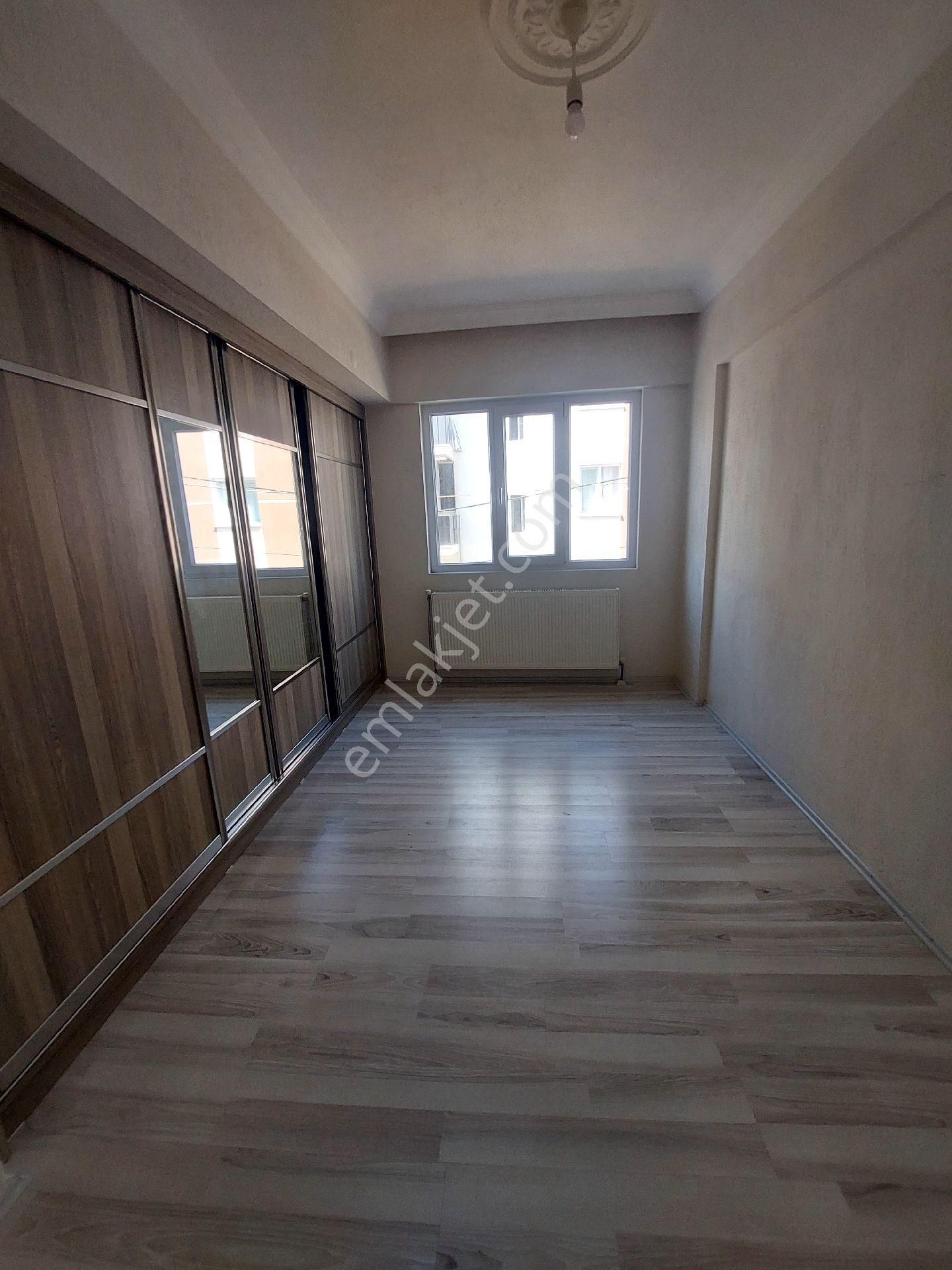 Konut Emlaktan Ara Kat Dogalgazlı 3+1 - Görsel 19