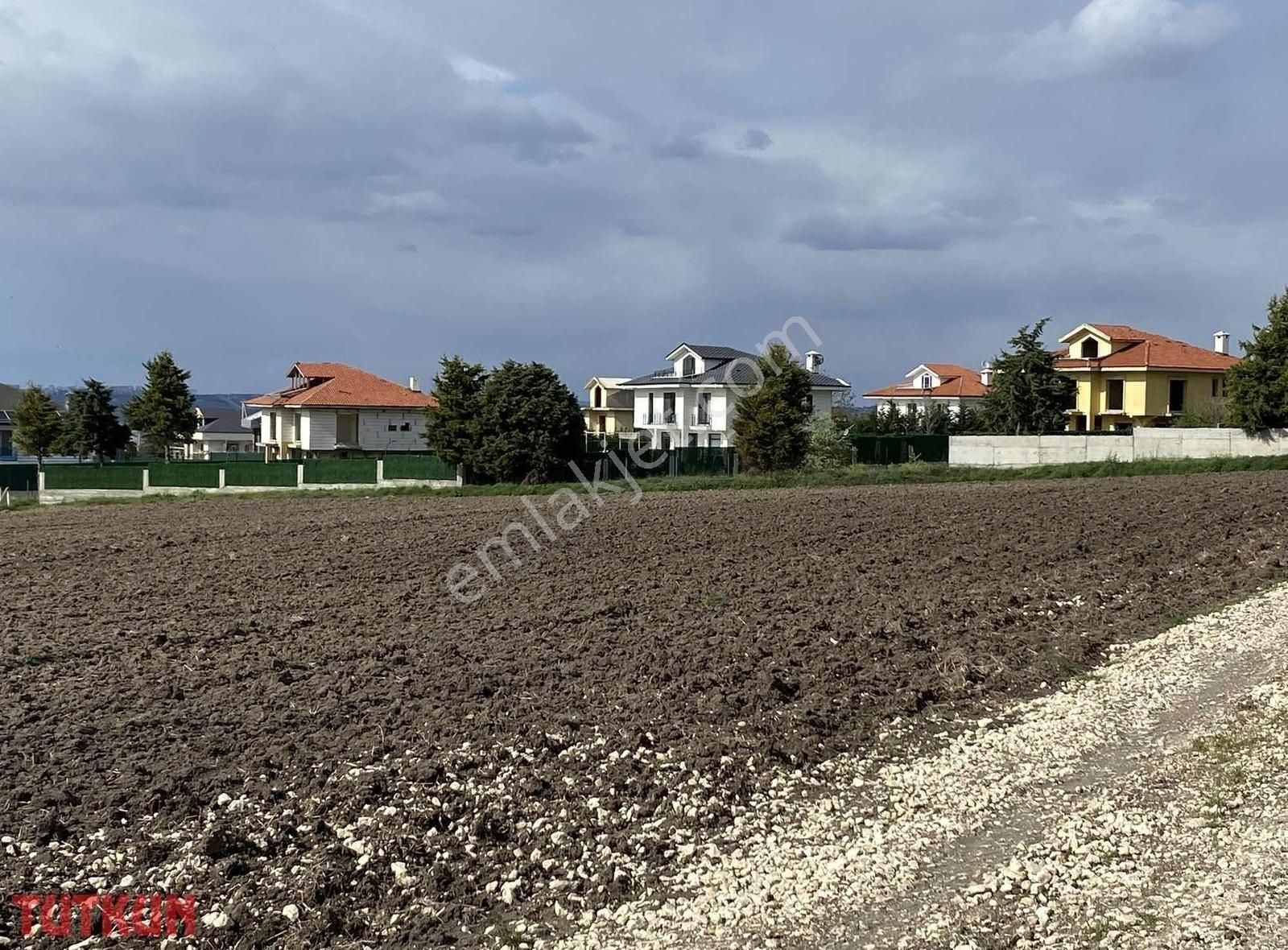 Köşebaşı Kadastral Yola Cephe 300m2 Net Arsa - Görsel 12