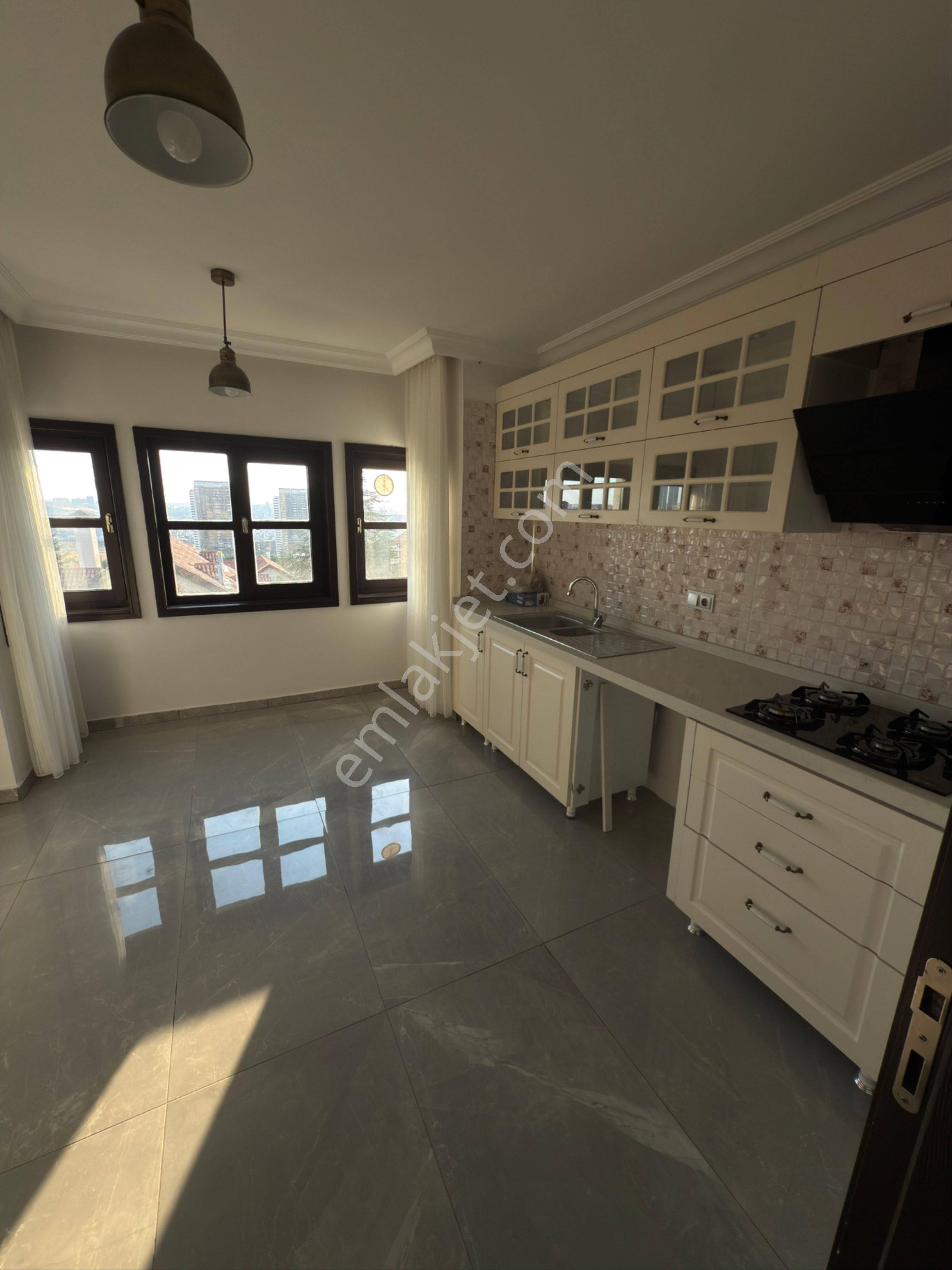 Angora Evlerinde Satlık 4+1