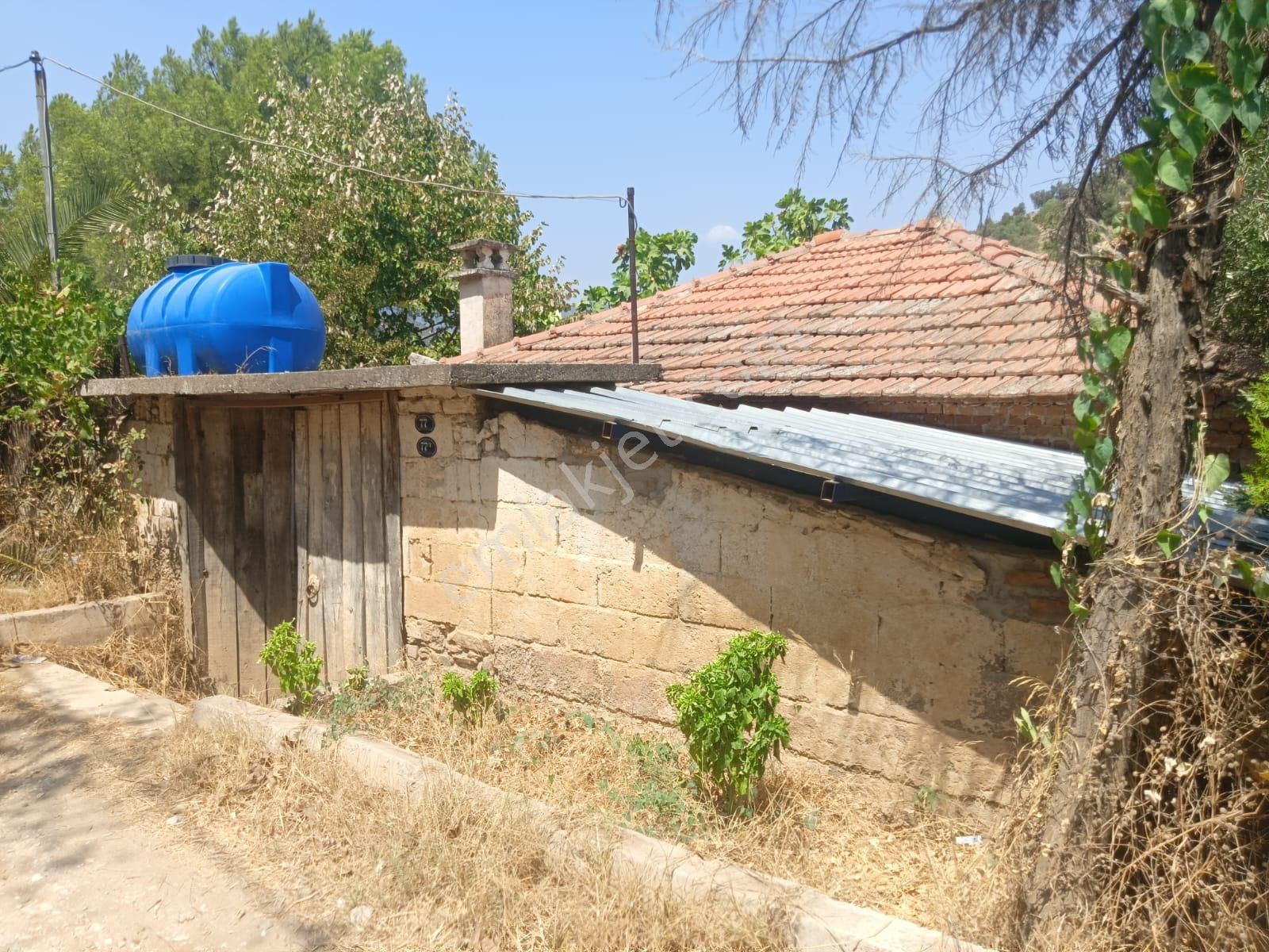 İzmir Bayındır Yusuflu Köyü Bahçeli, Atölyeli, Müştemilatlı Müstakil Ev - Görsel 5