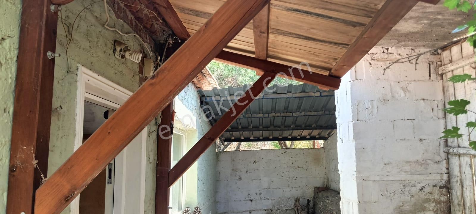 İzmir Bayındır Yusuflu Köyü Bahçeli, Atölyeli, Müştemilatlı Müstakil Ev - Görsel 8