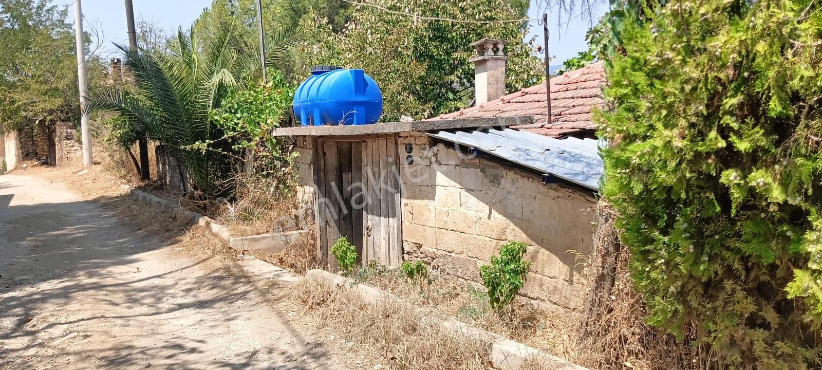 İzmir Bayındır Yusuflu Köyü Bahçeli, Atölyeli, Müştemilatlı Müstakil Ev - Görsel 4