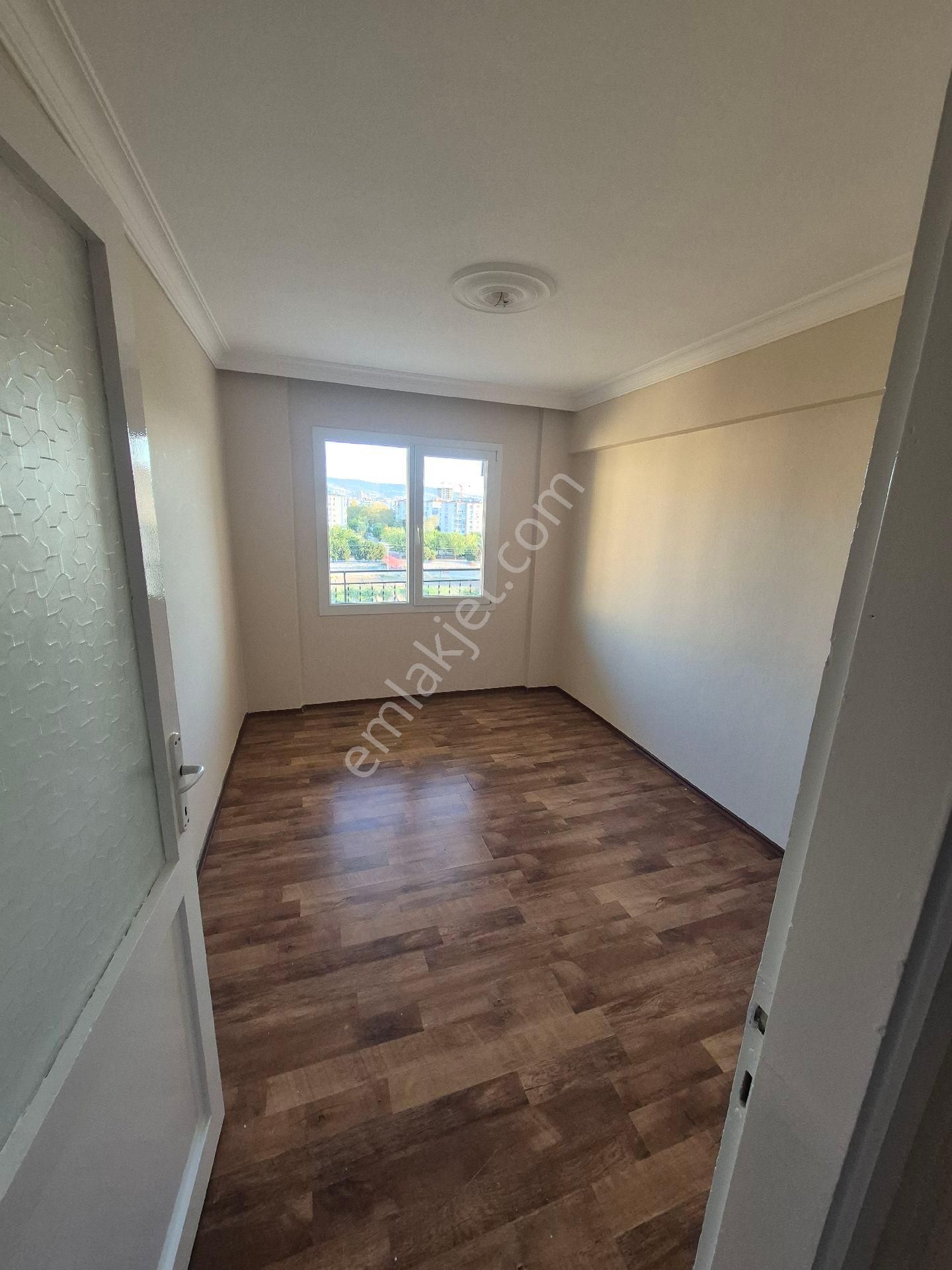 Bayraklı Osmangazi'de 3+1 Kiralık Daire Önce Emlak'tan