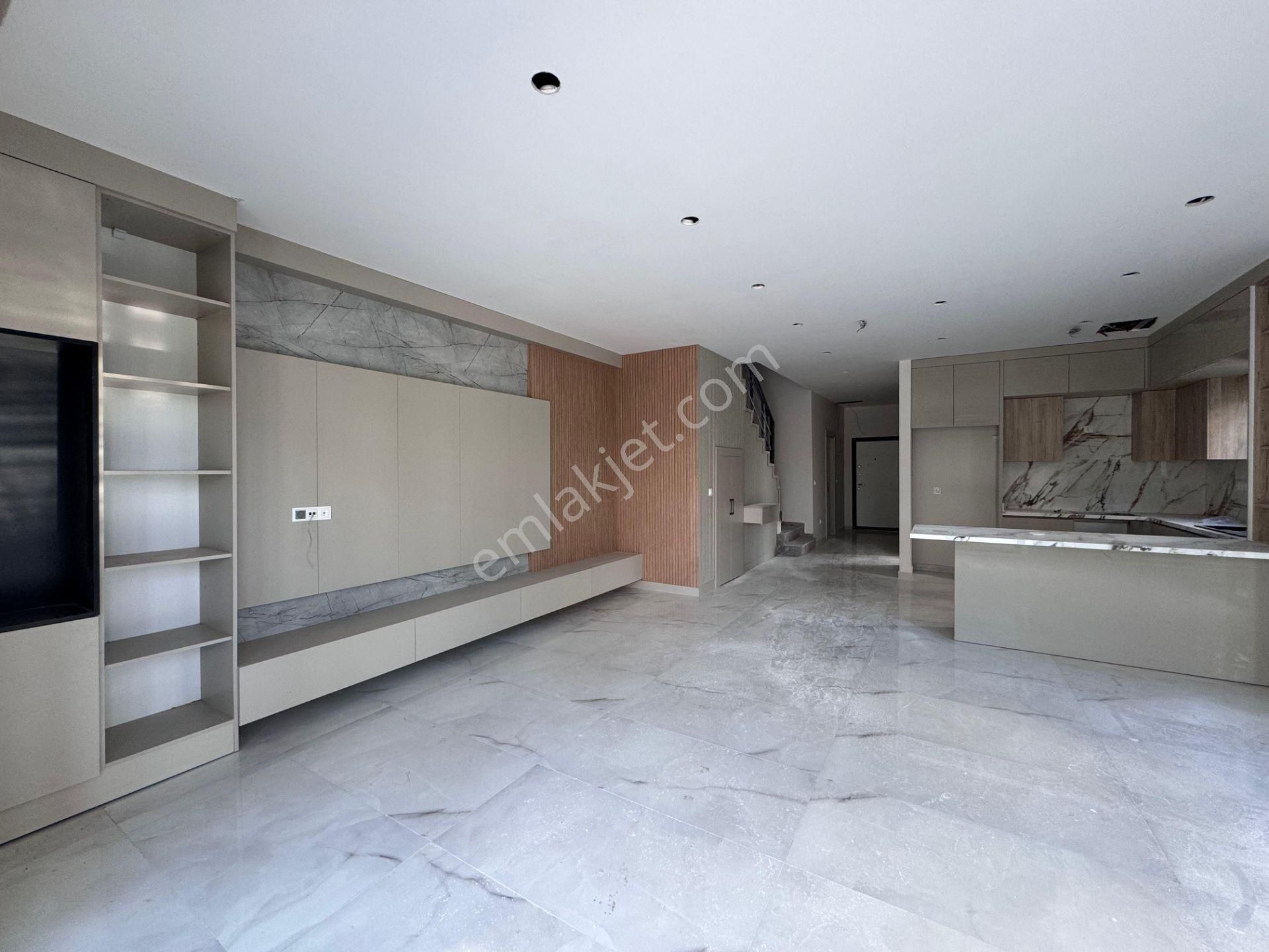 Site İçerisinde Yerden Isıtmalı Sıfır 4+1 Müstakil Havuzlu Villa