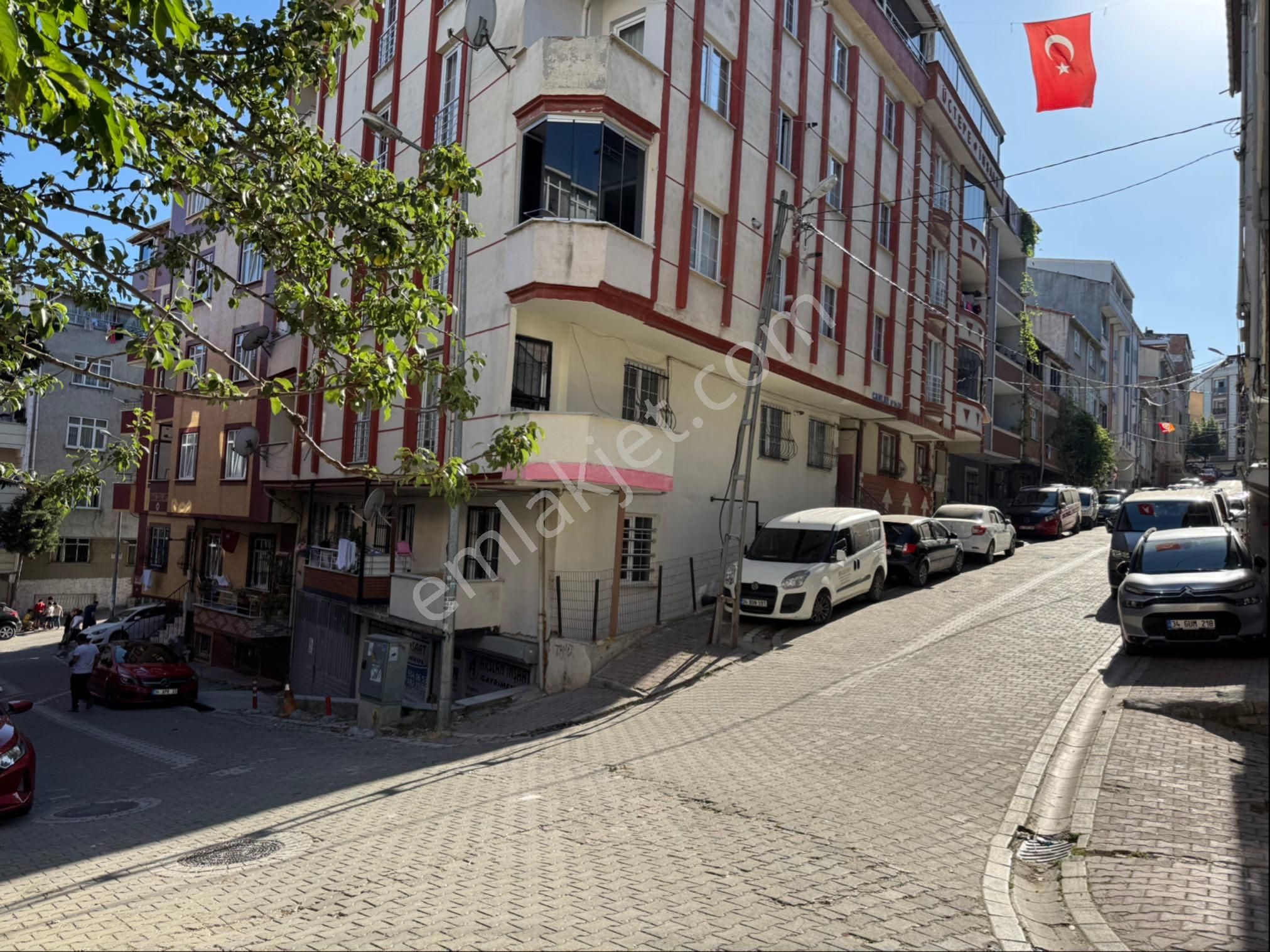 Yüksek Giriş Emsali 1+1 Bahçekatı 70 M²-köşebaşı-balknlu-iskanlı