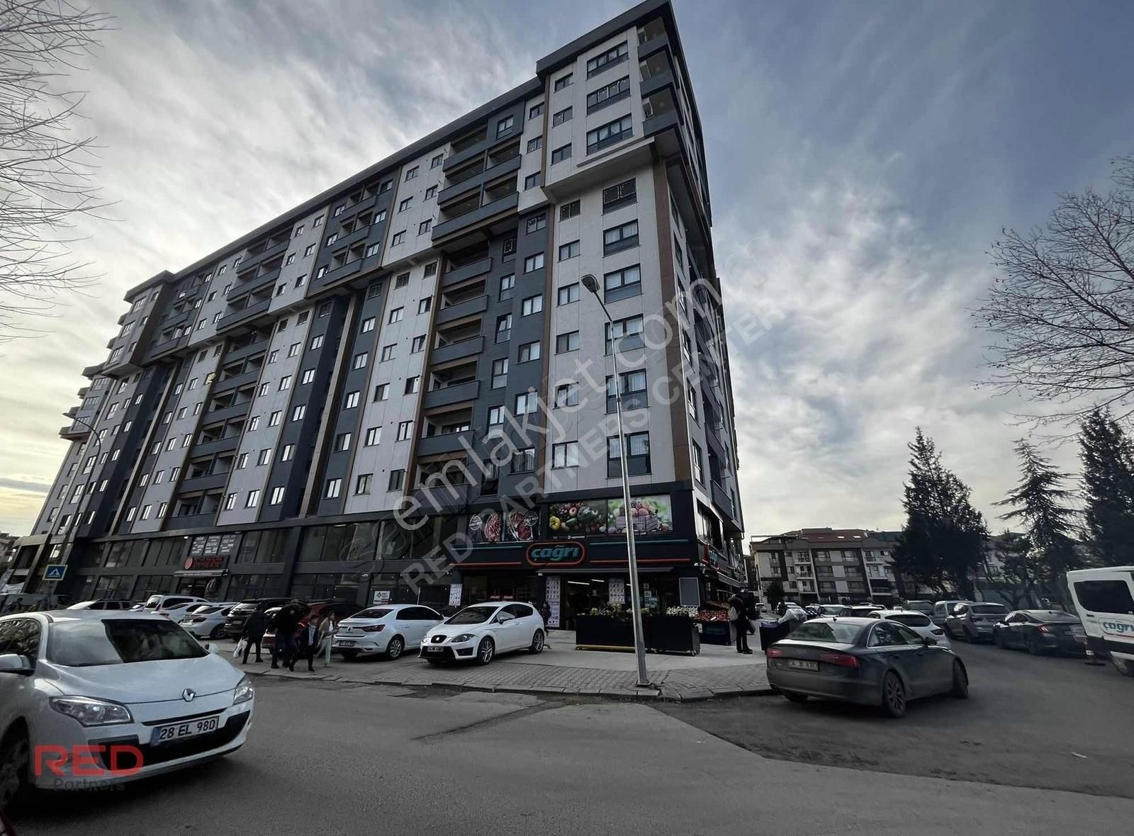 Tuzla Postahane Mah.satılık Site İçinde 3+1 Arakat Daire