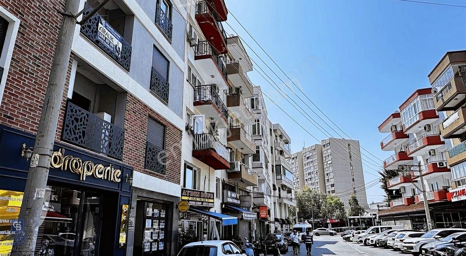 Karşıyaka Yalı Tramwaya 50m Mesafede Kiralık 2+1 Daire Otoparklı