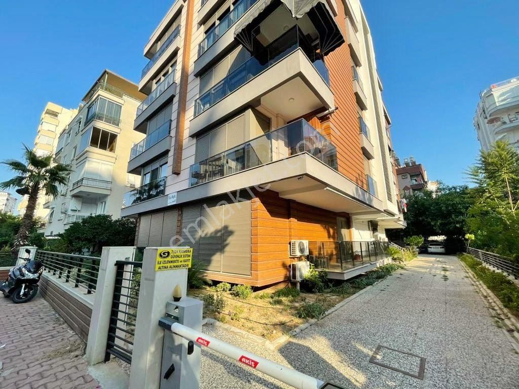 Yeşilbahçe'de 1+1 Yatırımlık Lüx Giriş Katı