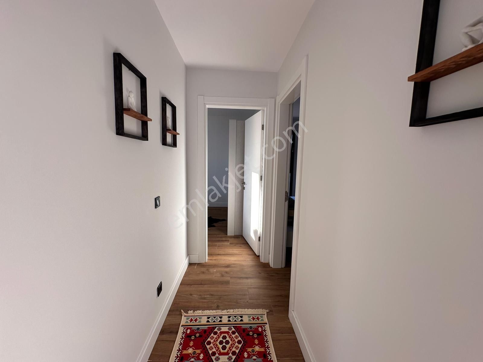 Kuşadsı’nın En Prestijli Projesinde Eşsiz Manzaralı Full Eşyalı 3+1 Rezidans - Görsel 13