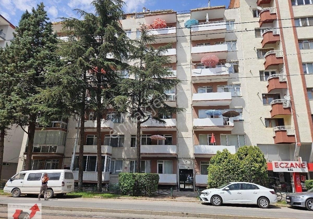 Vişnelik Mah.öğretmenler Cad.full Eşyalı Ara Kat Bakımlı Daire