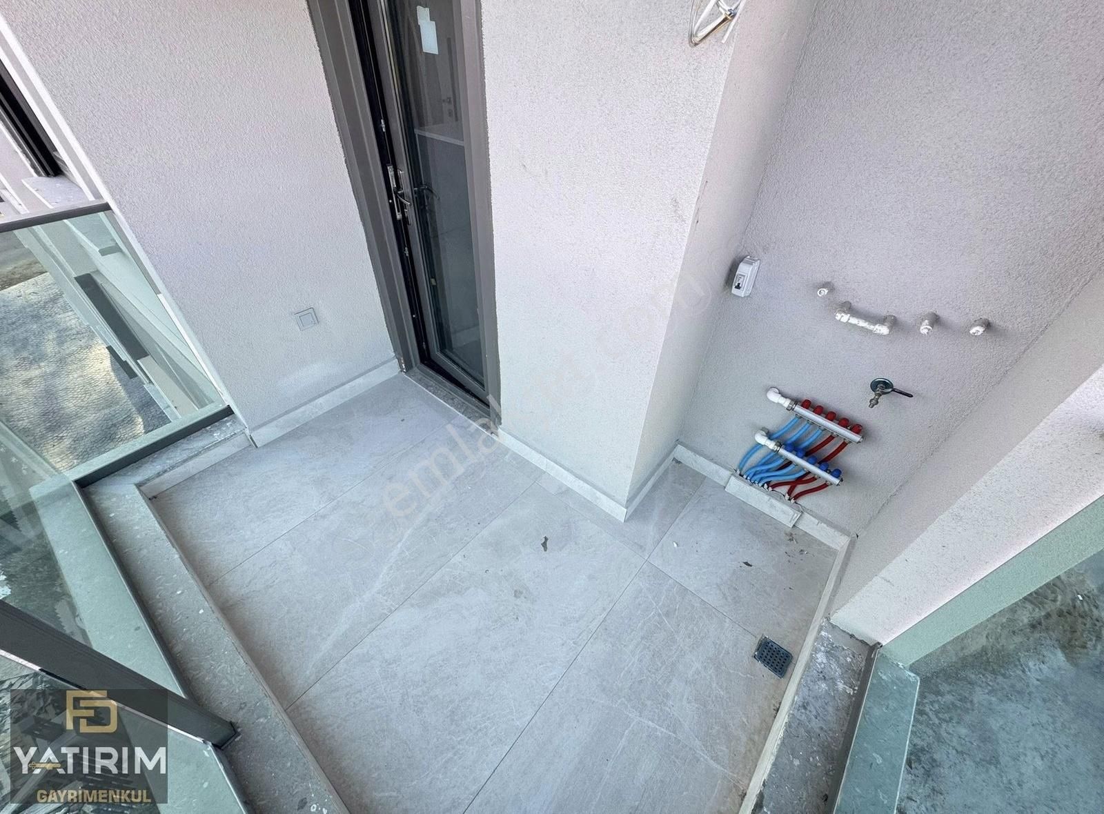 Bağlarbaşı Merkez'de Deniz Manzaralı 2+1 95 M² Asansörlü Ara Kat - Görsel 9