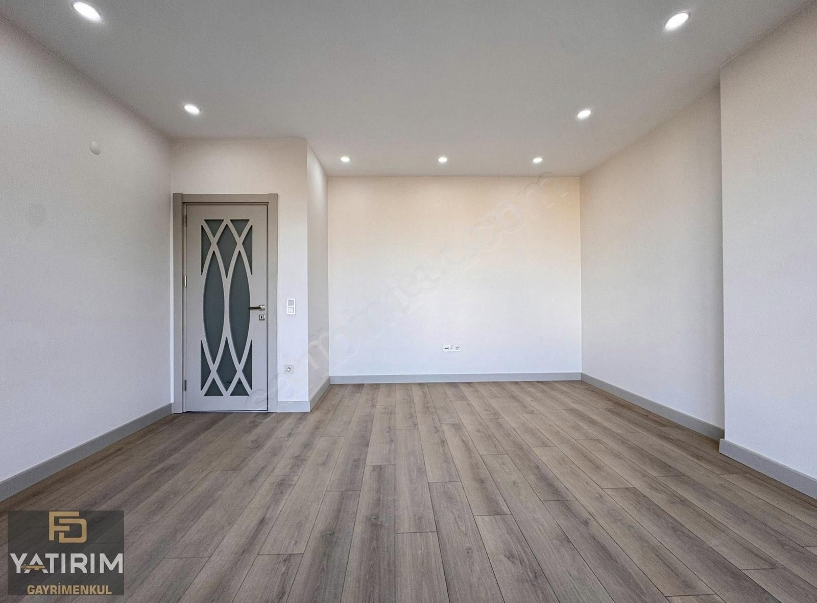 Bağlarbaşı Merkez'de Deniz Manzaralı 2+1 95 M² Asansörlü Ara Kat - Görsel 13