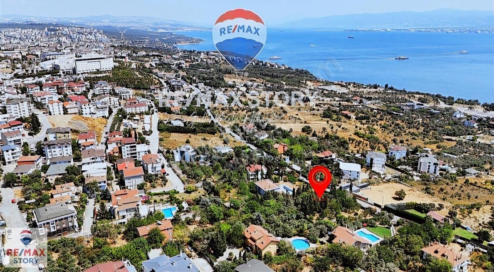 Darıca'da Cadde Üzeri Deniz Manzaralı Satılık Villa Arsası