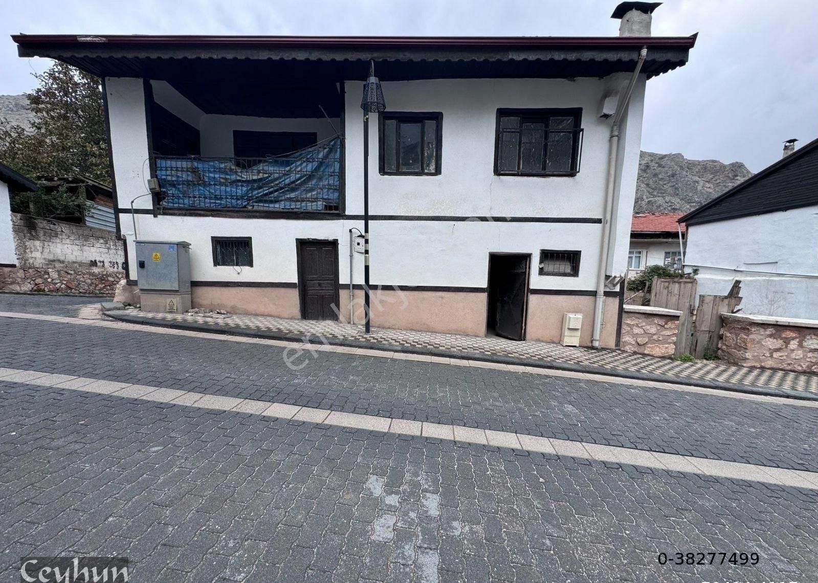 Anayol Üzerinde 2+1balkonlu Yalıtımlı Sobalı Kiralık Ev
