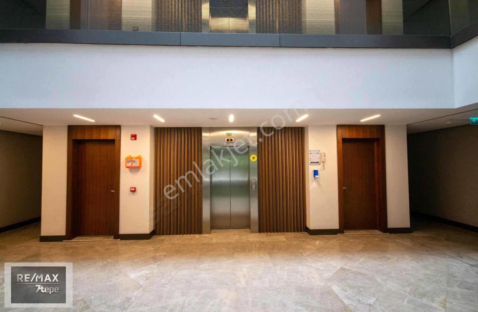 Re/max7tepe'den Acarvadi Evlerinde Teras Kullanımlı Satılık 4+1 - Görsel 3