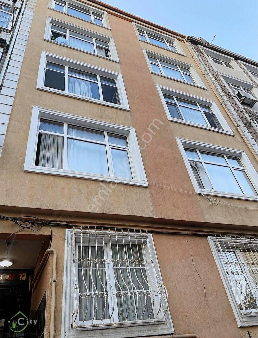 Cıty Emlaktan Fındıkzade Hüseyin Kazım Sokak Da 2+1 85 M2