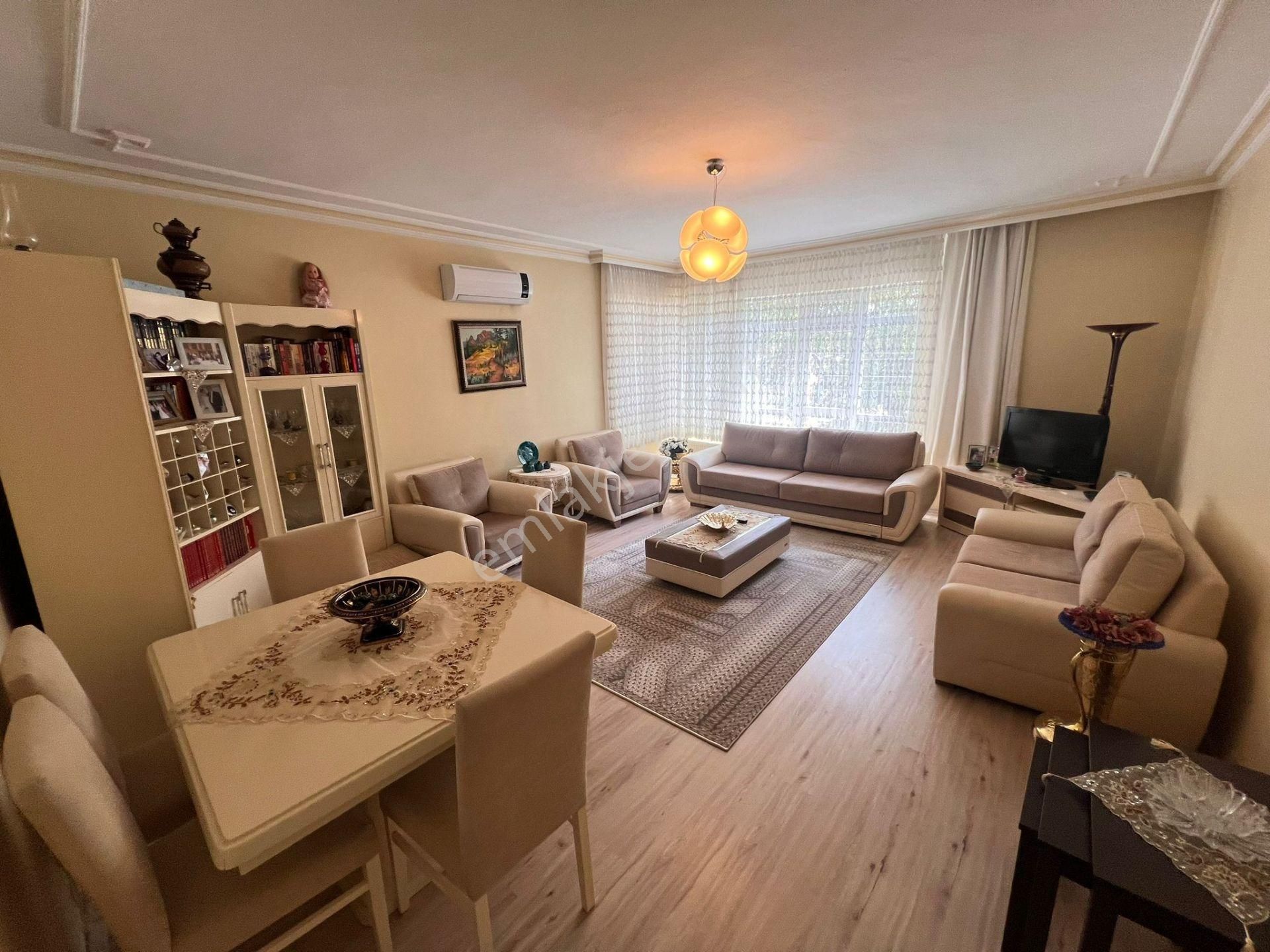 Yunus Emre Caddesinde Orta Kat 3+1 Ön Cephe Bağımsız Full Yapılı