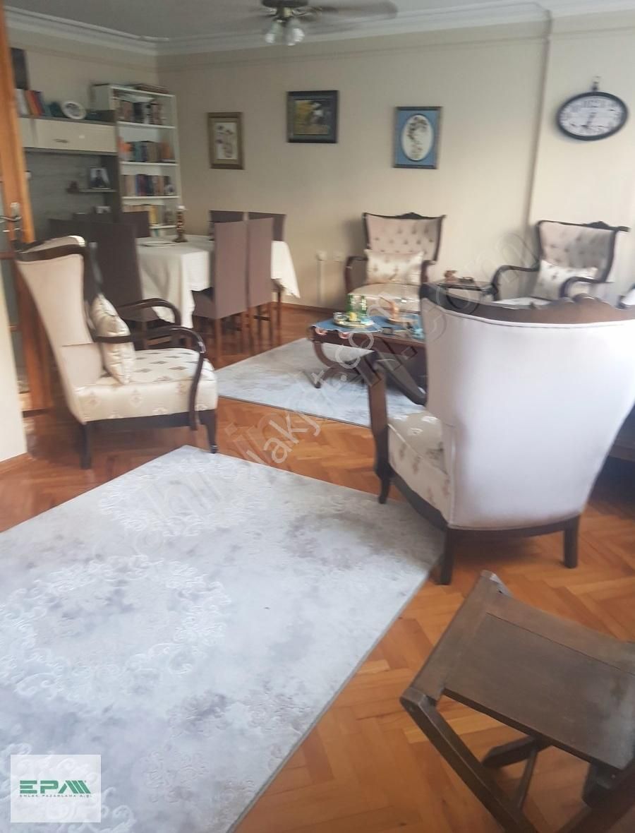 Satılık Süvari Cad. Bornova Küçük Park 3+1