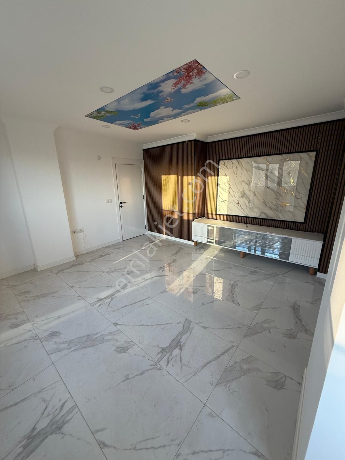 Çayırova Özgürlük Mahallesinde Ana Cadde Üzerinde 3+1 130 M2 Yerden Isıtmalı Asansörlü Arakat