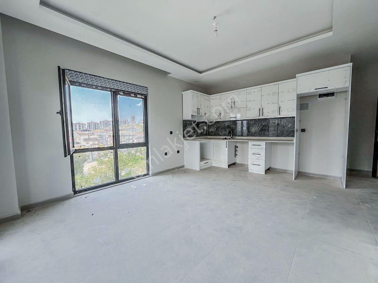 Alanya Çıplaklı Mahallesi Satılık Geniş 1+1 Daire - Görsel 3