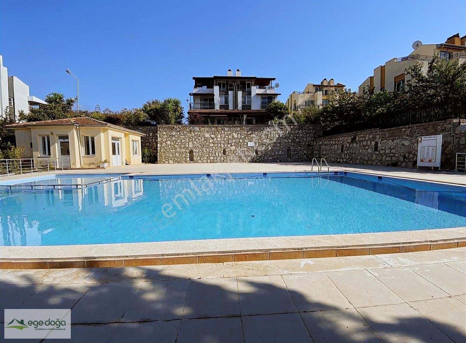 Kuşadası Karaova 5+1 Geniş Bahçeli Havuzlu Satılık Yazlık - Görsel 5
