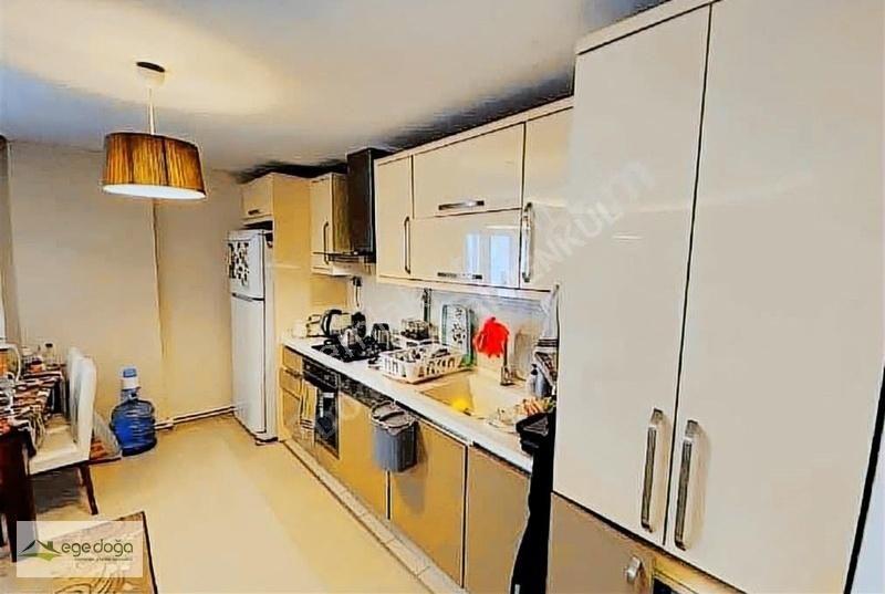 Kuşadası Ege Mahallesinde Full Eşyalı Satılık 1+1 Daire - Görsel 3