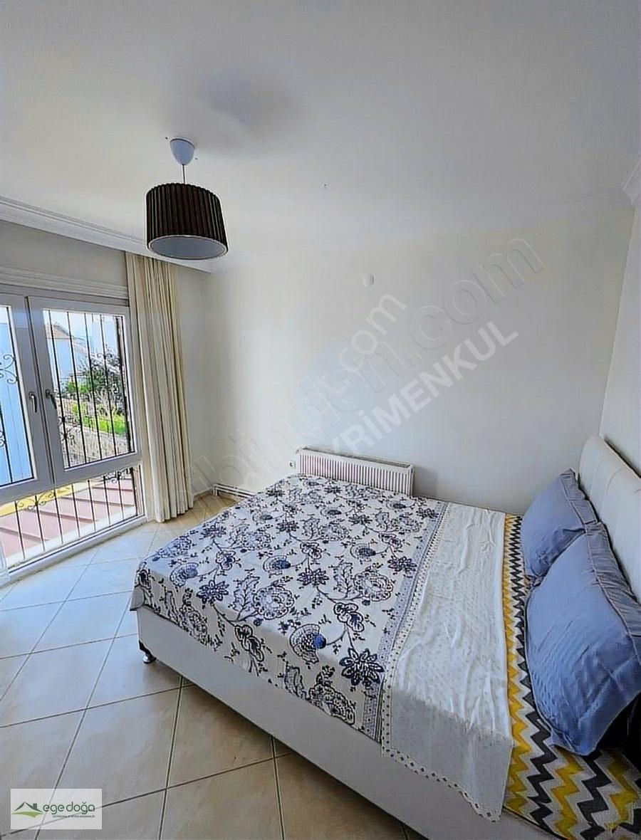 Kuşadası Kadınlar Denizi Havuzlu Site Bahçeli Verendali 4+1 - Görsel 28