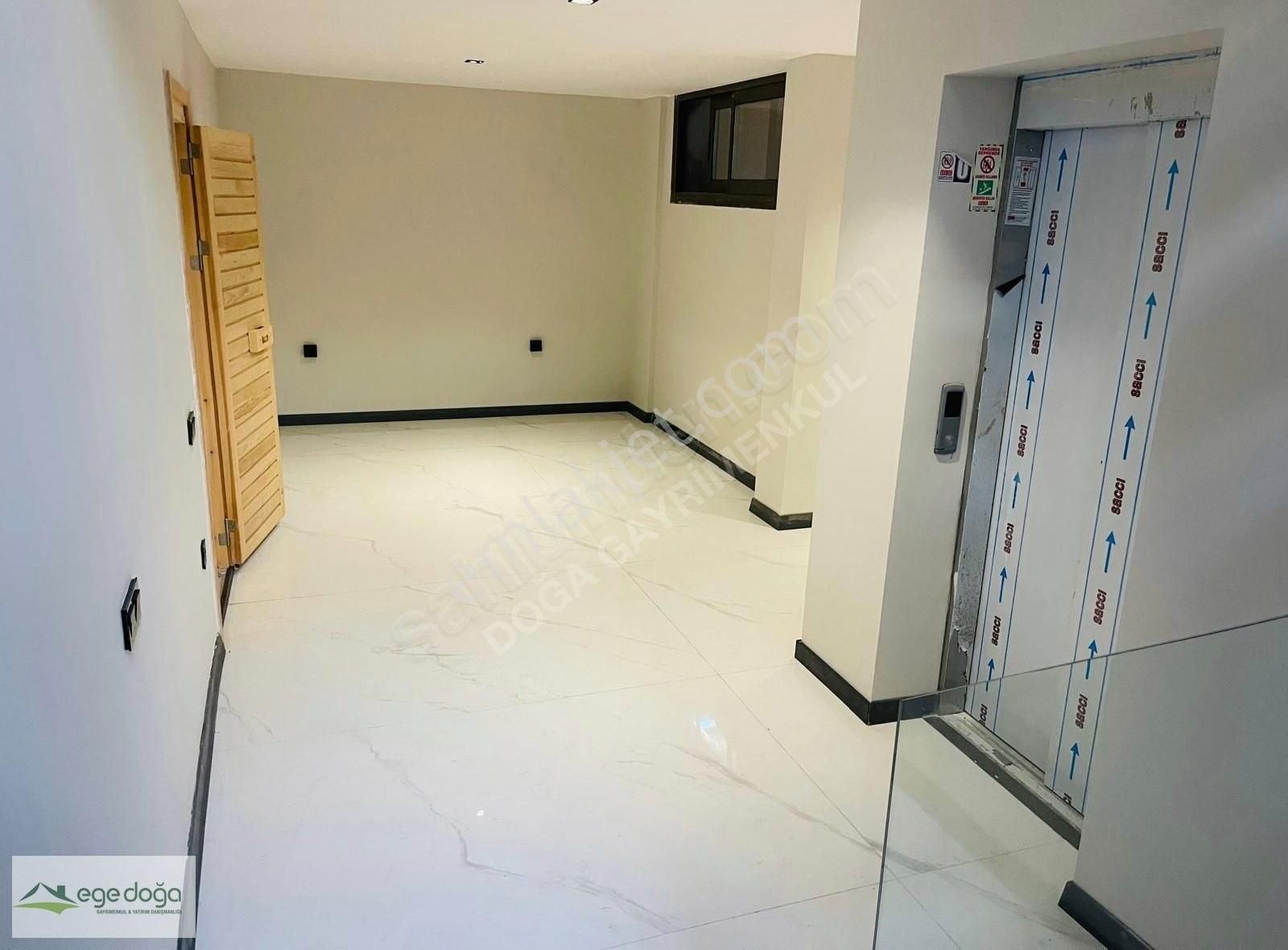 Kuşadası Plaja 200m Özel Havuzlu Hamam Sauna Köşe Konum 4+1 Vill - Görsel 33