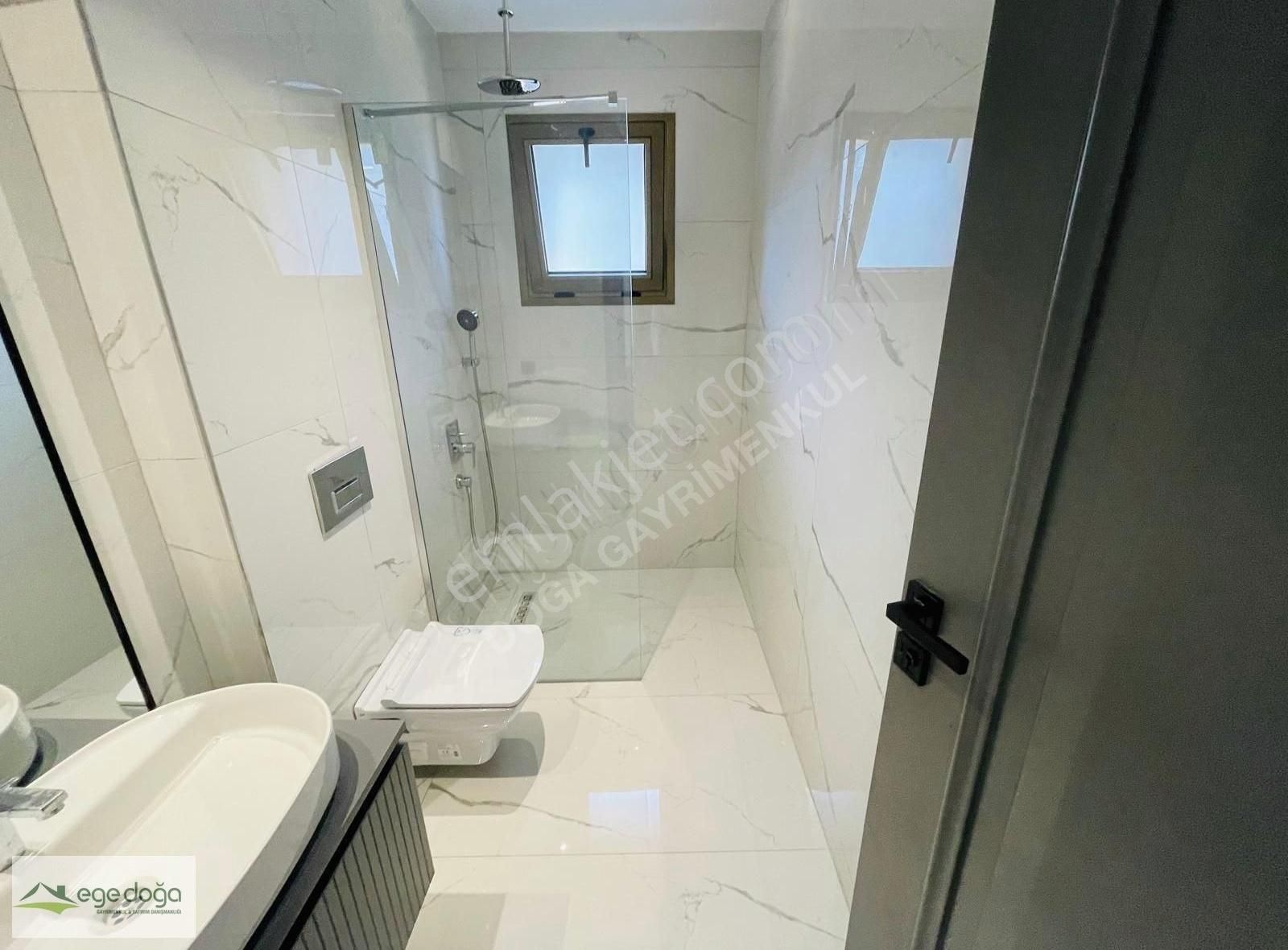 Kuşadası Plaja 200m Özel Havuzlu Hamam Sauna Köşe Konum 4+1 Vill - Görsel 29