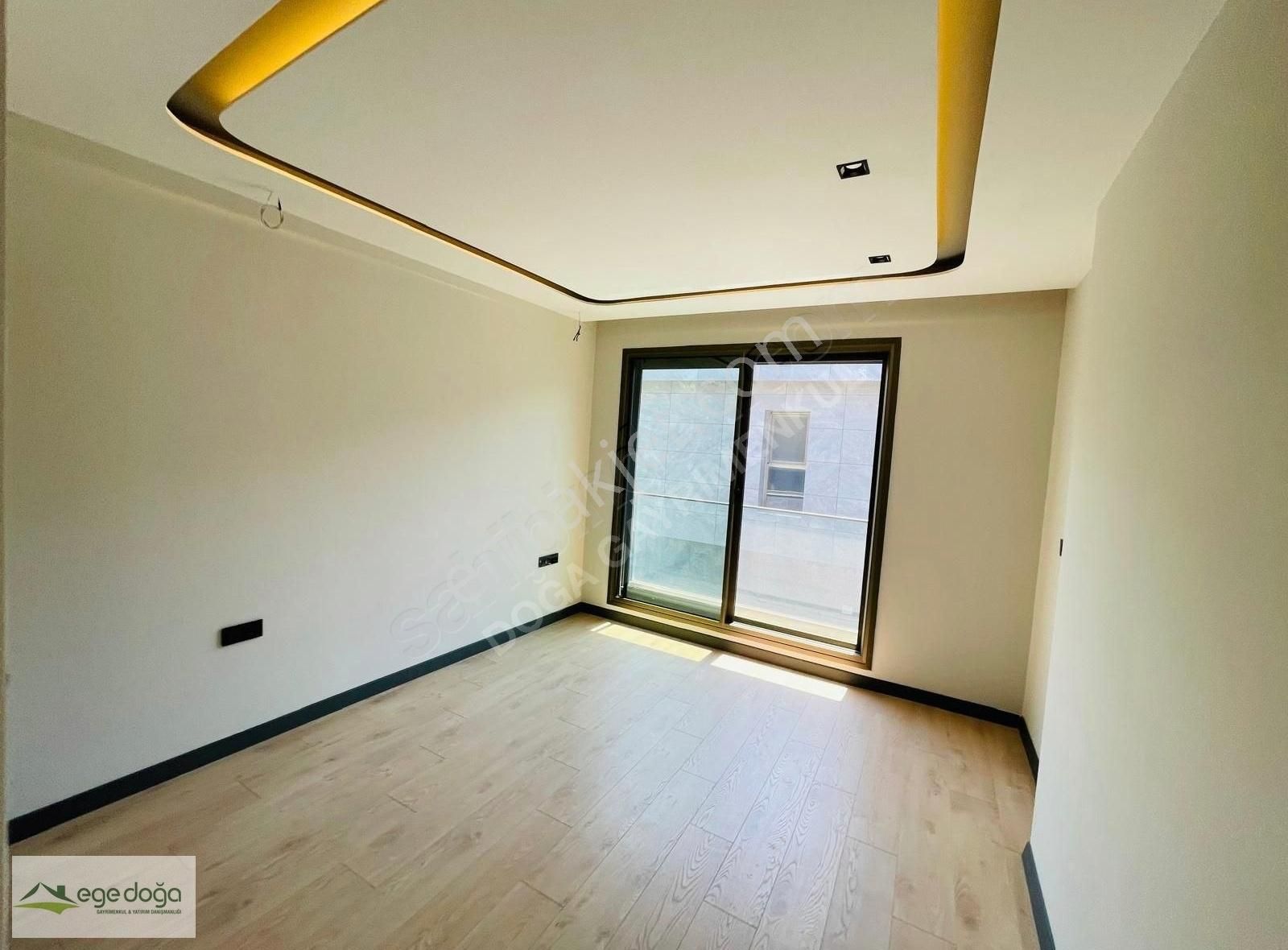 Kuşadası Plaja 200m Özel Havuzlu Hamam Sauna Köşe Konum 4+1 Vill - Görsel 9