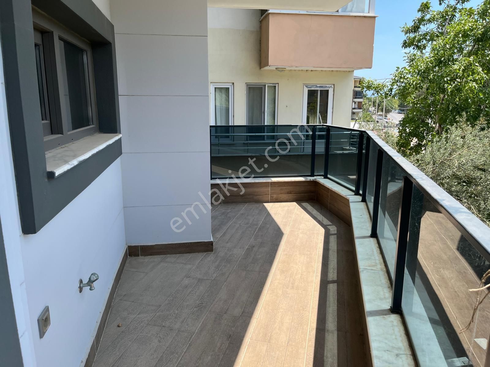 Ersan Özdemir İnşaat Askeri Kampa 500mt Ara Kat Ulta Lüx 3+1 Daire - Görsel 8