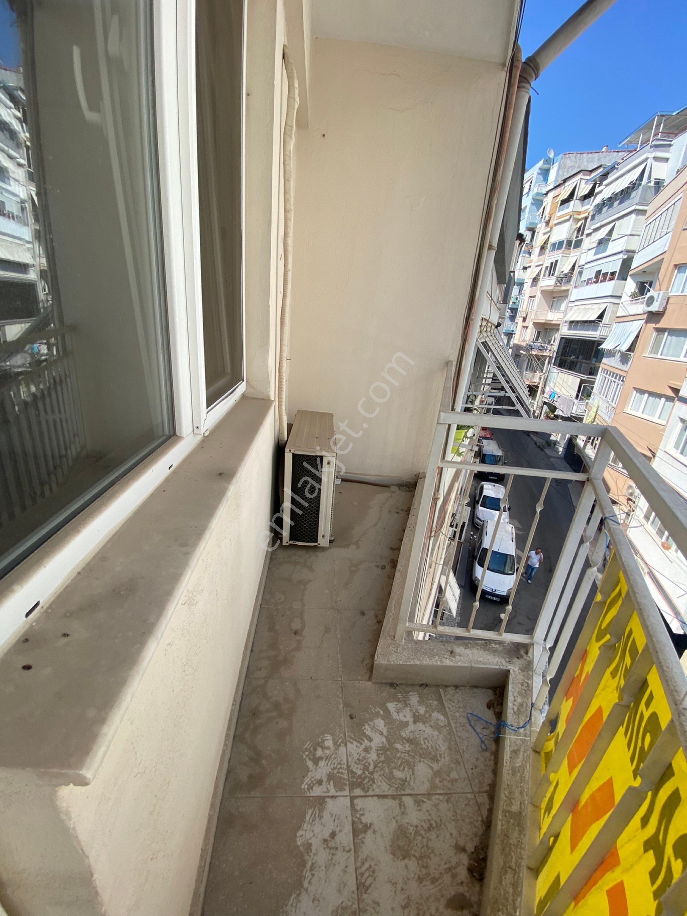 Hastahane Yakını Cd. Yanı Deniz Manzaralı Çift Cephe 90m² Daire - Görsel 15