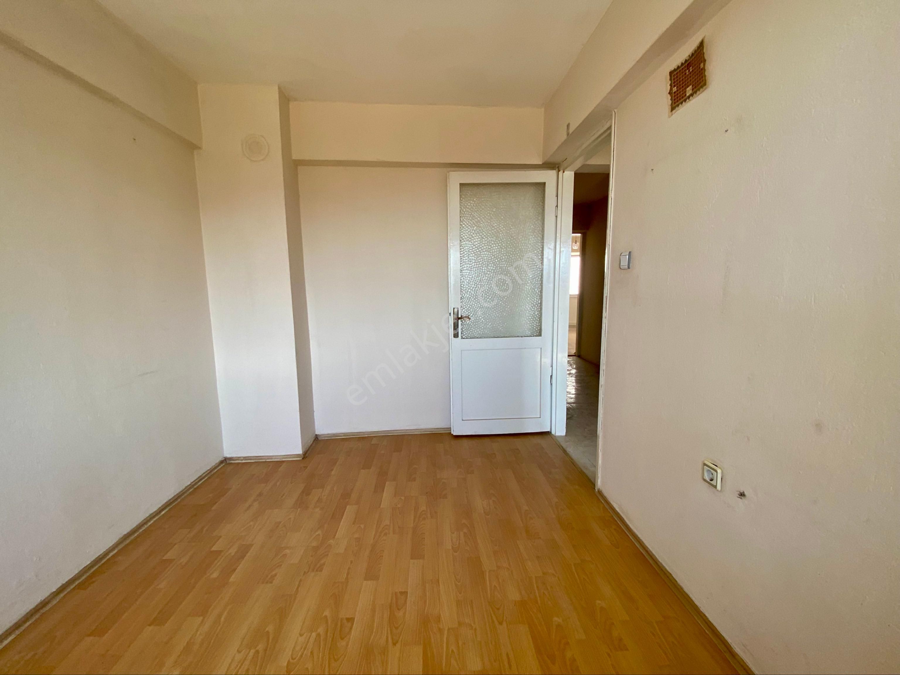Hastahane Yakını Cd. Yanı Deniz Manzaralı Çift Cephe 90m² Daire - Görsel 25